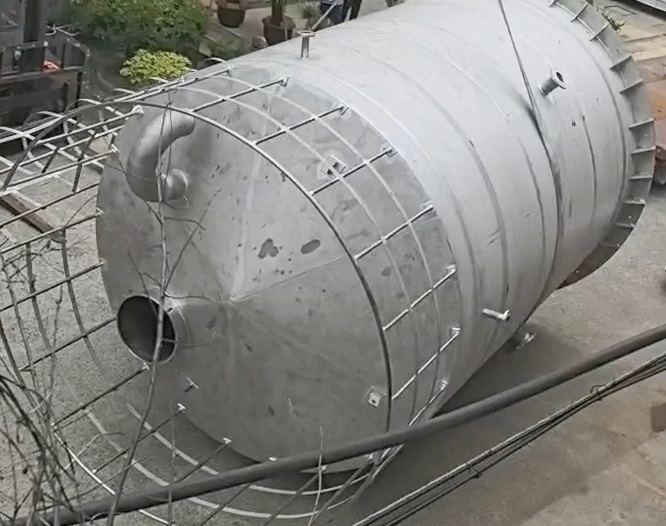 廣東化工專用高標(biāo)準不銹鋼氨水儲罐的設(shè)計與防腐處理